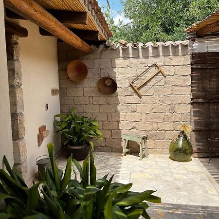 Graziosa Stanza Campidanese Su Terzu Guest House Oristano Exterior foto